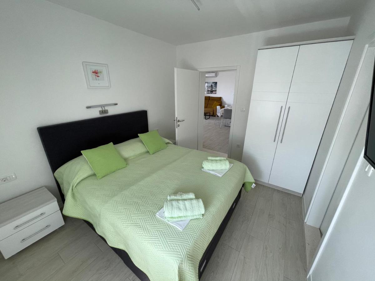 Apartman Mili Baška Voda Esterno foto