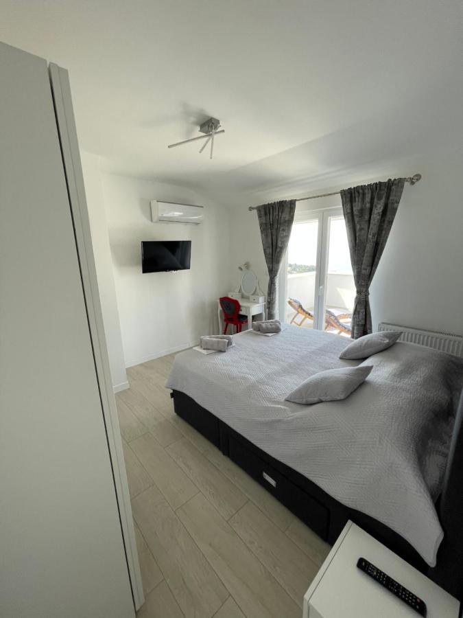 Apartman Mili Baška Voda Esterno foto