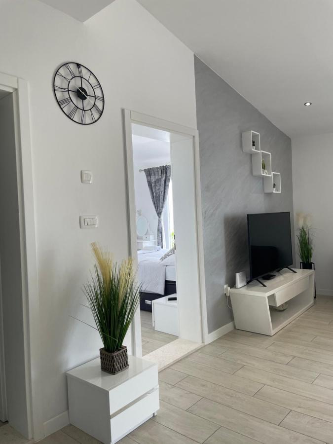 Apartman Mili Baška Voda Esterno foto