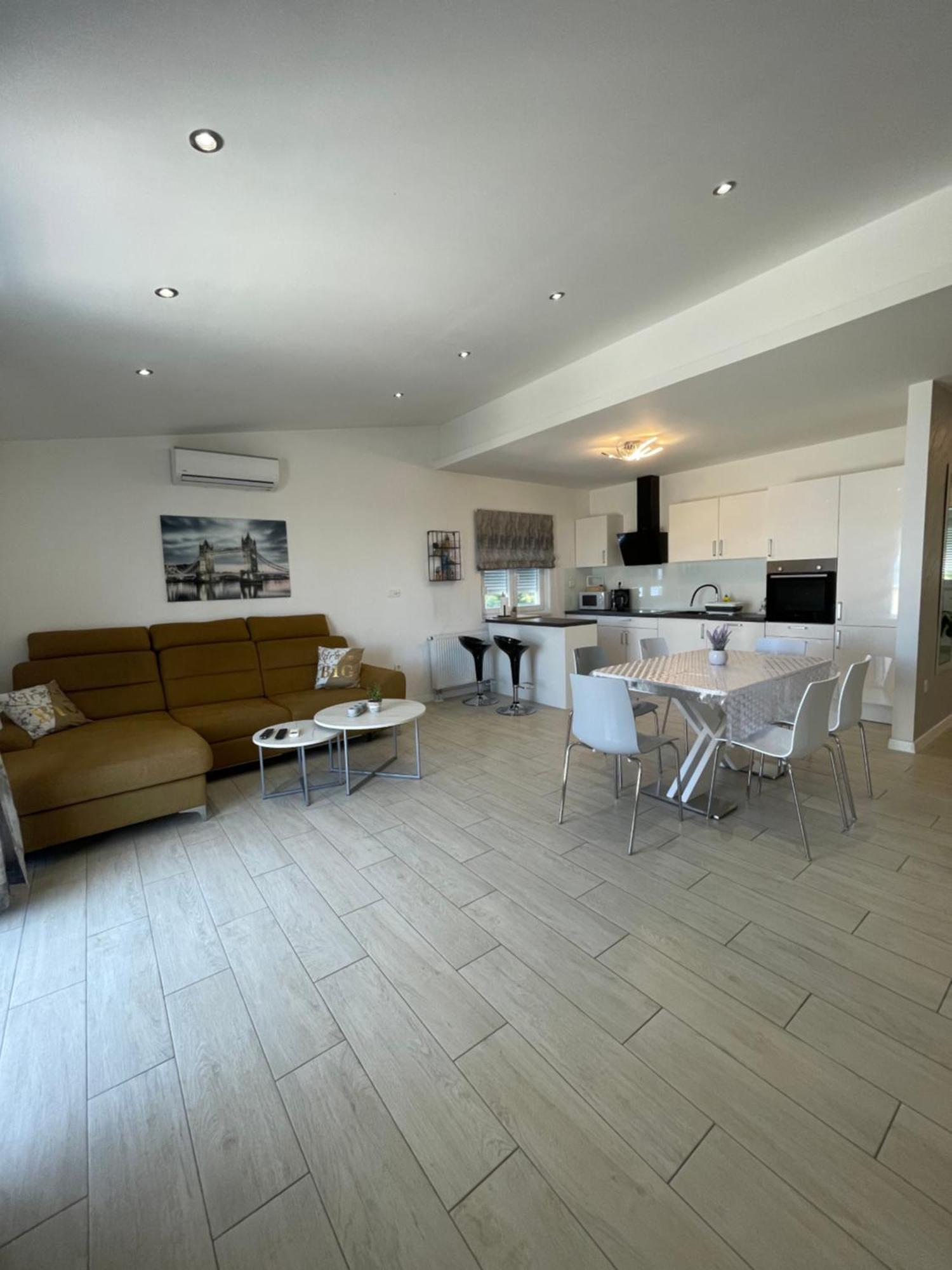 Apartman Mili Baška Voda Esterno foto