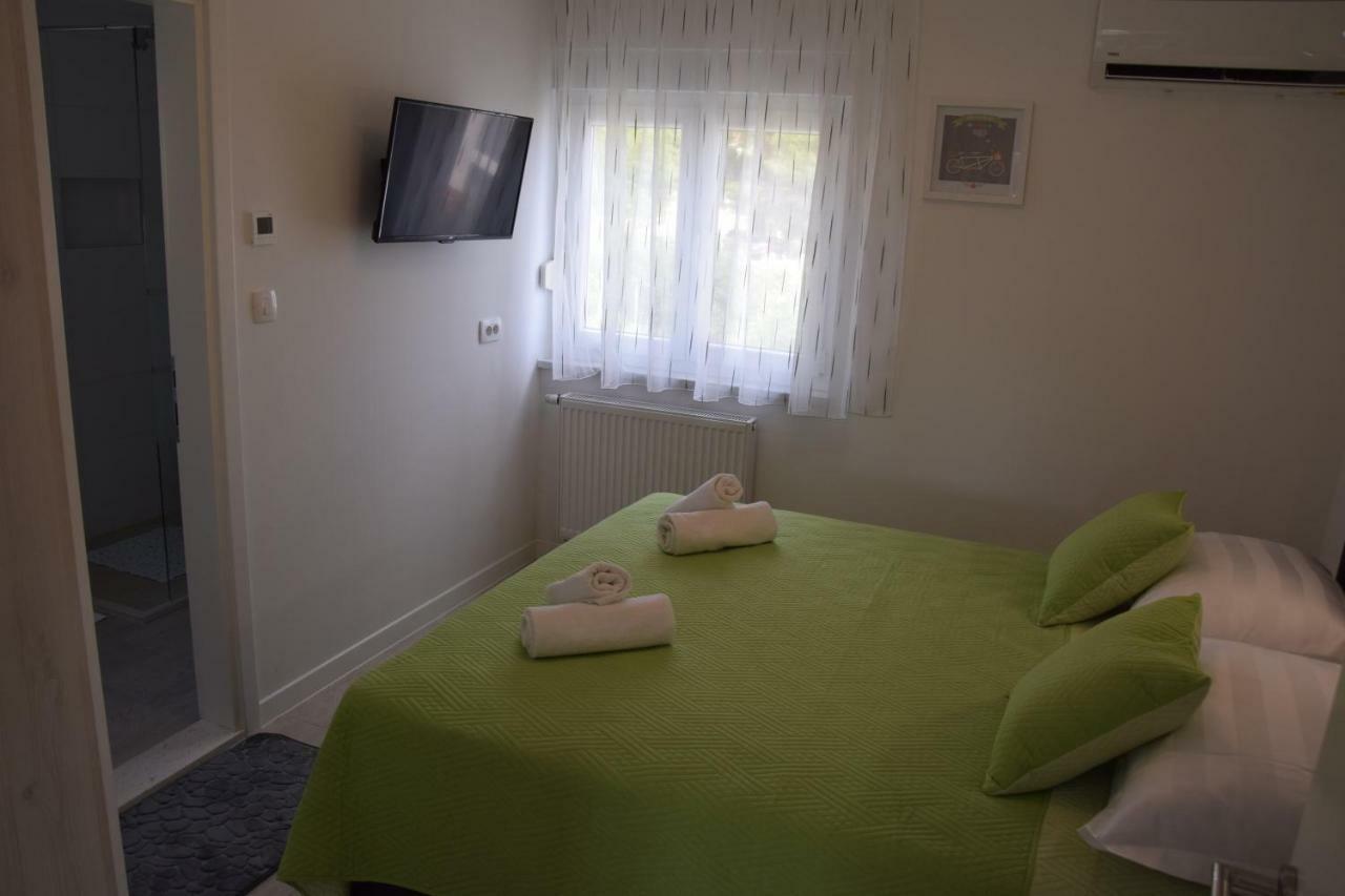 Apartman Mili Baška Voda Esterno foto